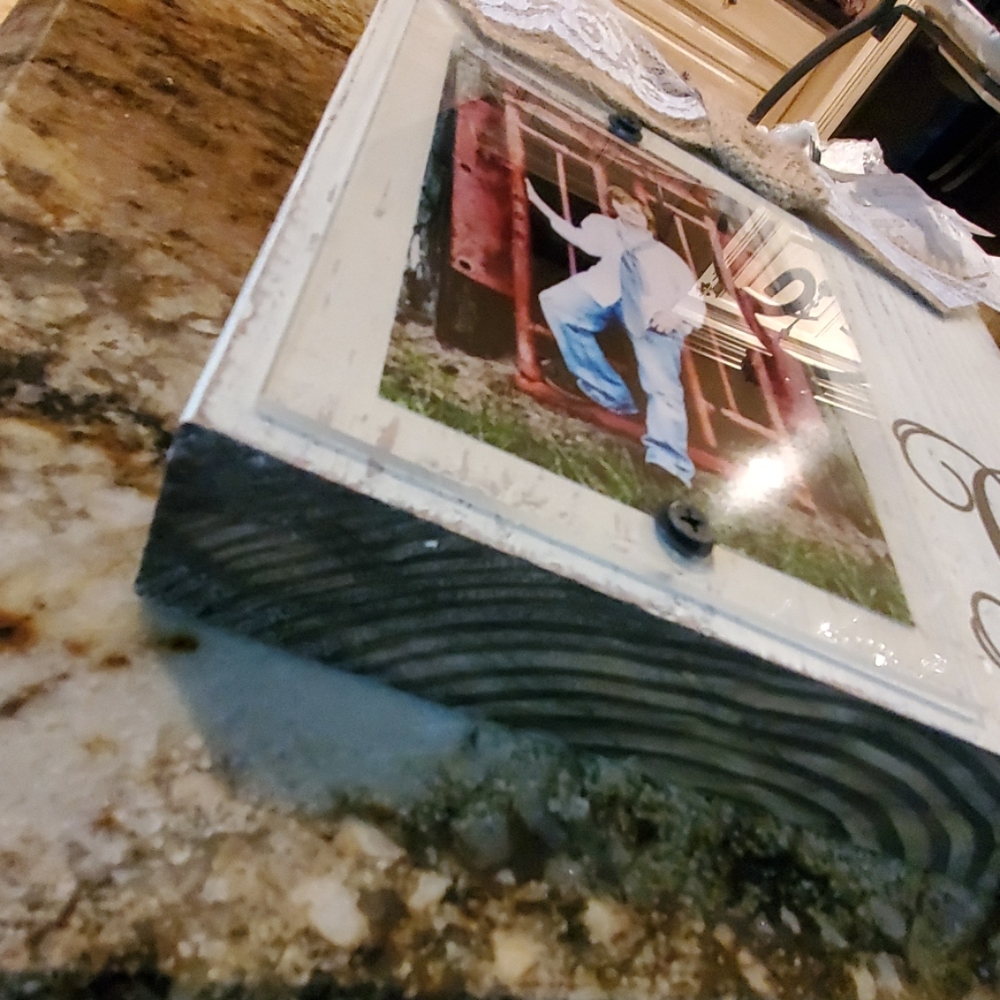 "B" Wood Block Photo Frame - Picture 6 of 8